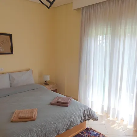 The Fir Trees House - το σπίτι με τα έλατα
